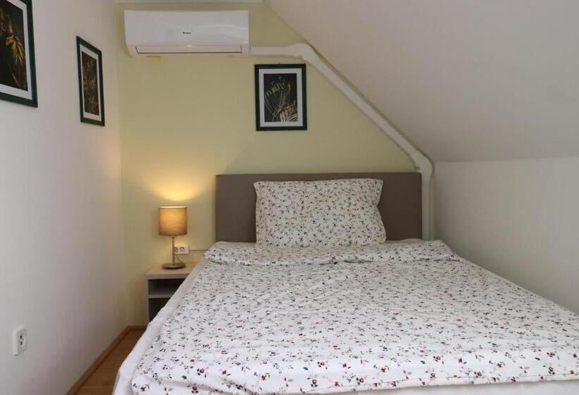 标准三人间, Villa Galagonya I. Ii