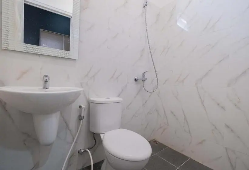 اتاق لوکس, Urbanview Hotel Stariez Karawaci Tangerang By Reddoorz