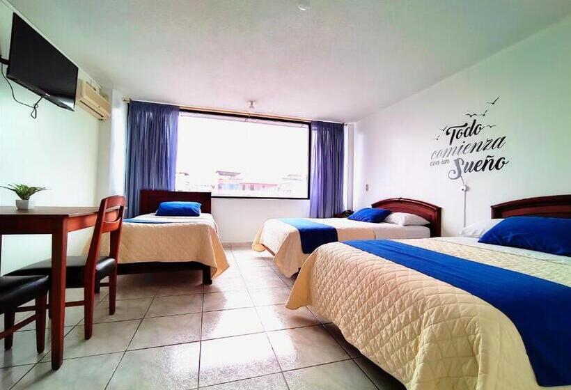 Quarto Triplo Estandar, Del Pacifico