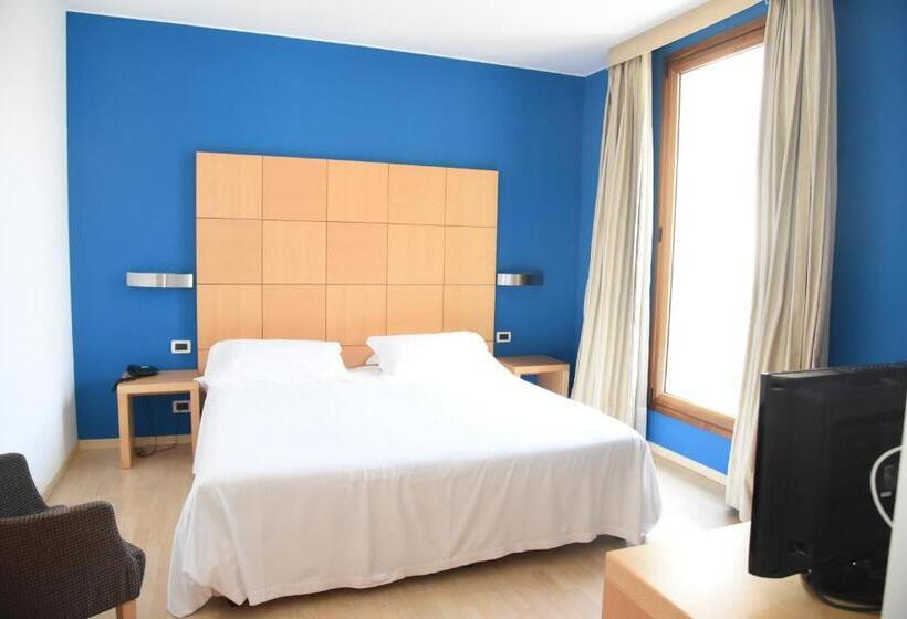 غرفة سوبيريور, Duca D Aosta