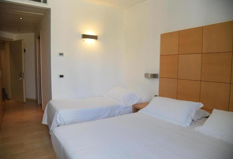 غرفة سوبيريور ثلاثية, Duca D Aosta