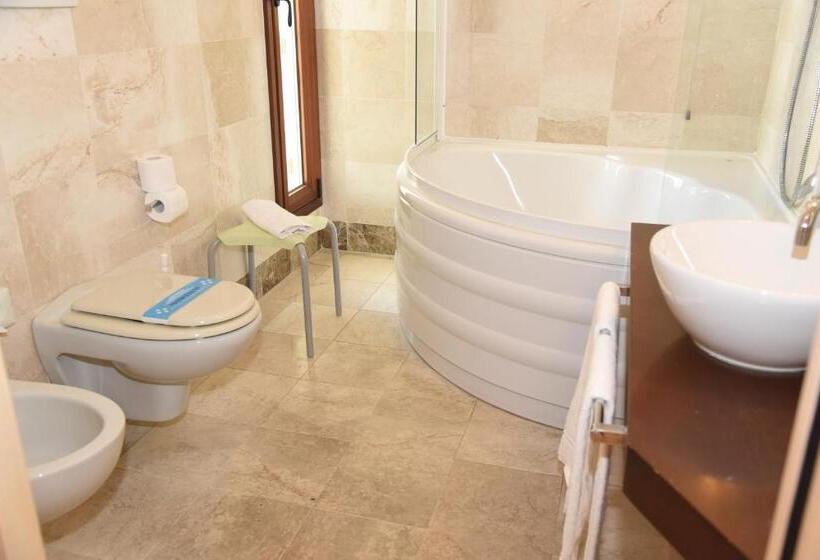 غرفة سوبيريور رباعية, Duca D Aosta