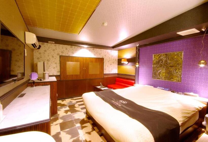 이코노미 룸, Glamrose Adult Only