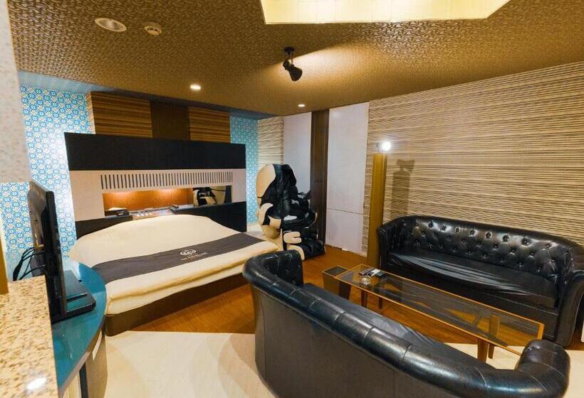 스탠다드 룸 킹사이즈 침대, Glamrose Adult Only