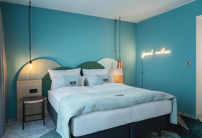 Студия Стандарт, Holiday Inn   The Niu, Cure Erlangen, An Ihg