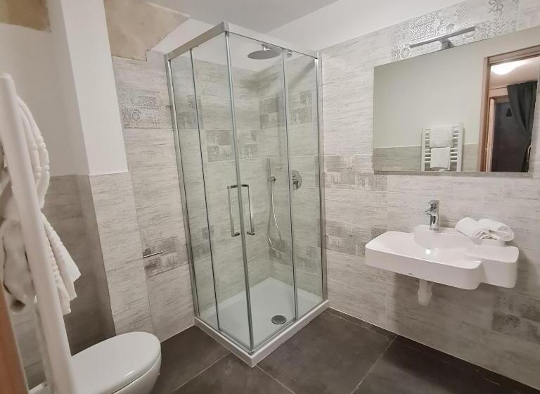 اتاق لوکس, Lithoss