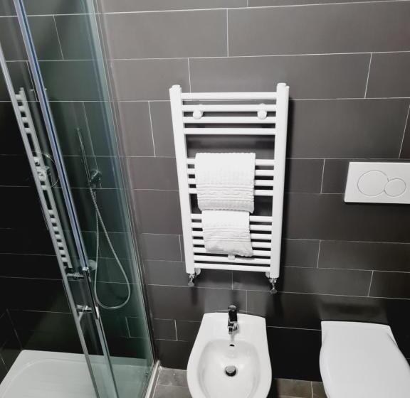 اتاق لوکس, Lithoss