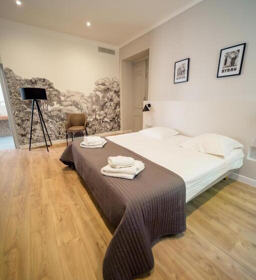 חדר דלוקס, Une Histoire De Famille