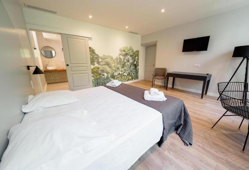 デラックスルーム, Une Histoire De Famille