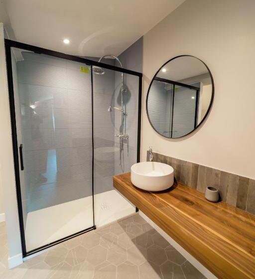 חדר סטנדרט, Une Histoire De Famille