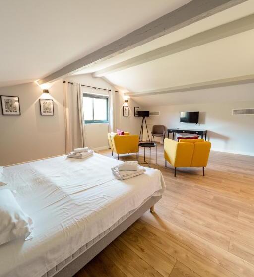 חדר סטנדרט, Une Histoire De Famille