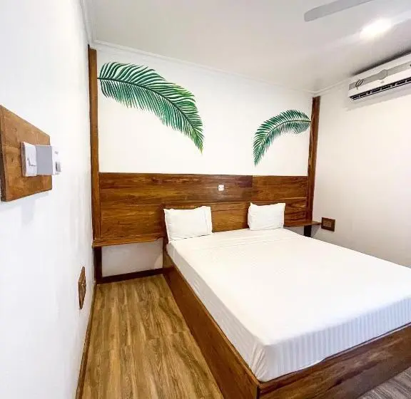 バスルーム共同エコノミー4人部屋, Mem Luxury Apartments And