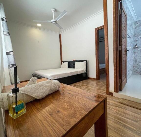 اتاق چهار تخته با دستشویی مشترک, Mem Luxury Apartments And
