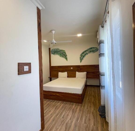 اتاق چهار تخته با دستشویی مشترک, Mem Luxury Apartments And