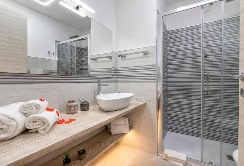 Habitació Deluxe, Atteros