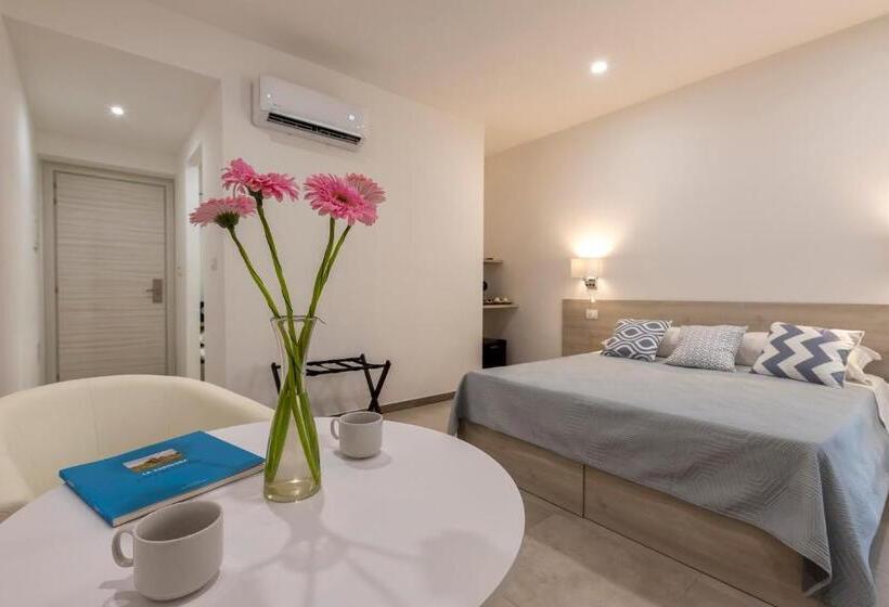 Habitació Deluxe, Atteros