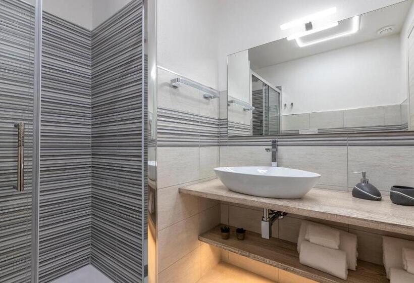 Habitació Deluxe, Atteros