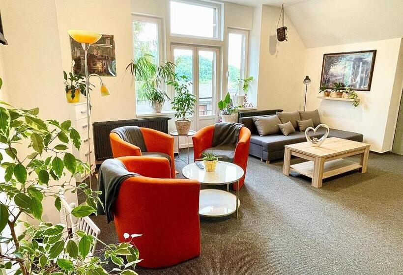 带1个卧室的带阳台的公寓, Penzion Villa Amélie