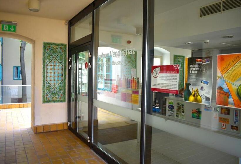 חדר סטנדרט, Zsolnay Negyed Vendégháza