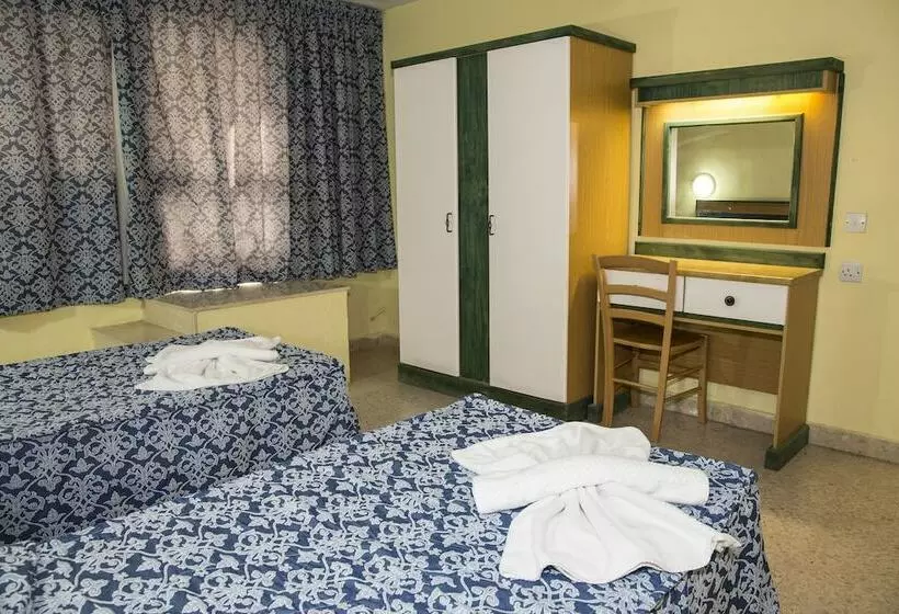 استودیوی استاندارد, Burlington Apartments