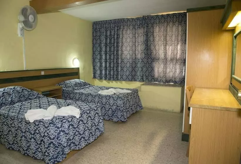 استودیوی استاندارد, Burlington Apartments