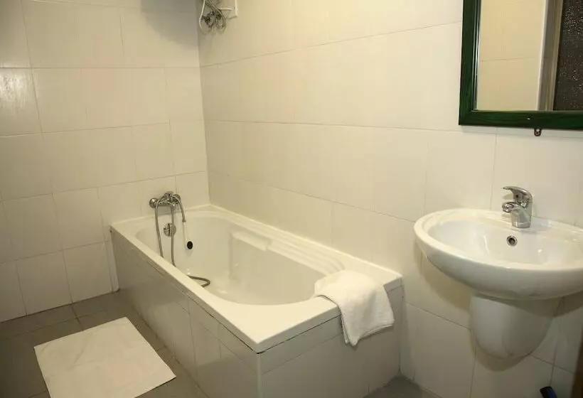 استودیوی استاندارد, Burlington Apartments
