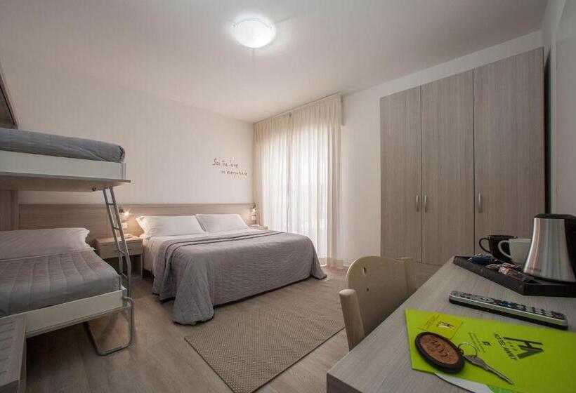 חדר לארבעה סטנדרטי עם מרפסת, Anny