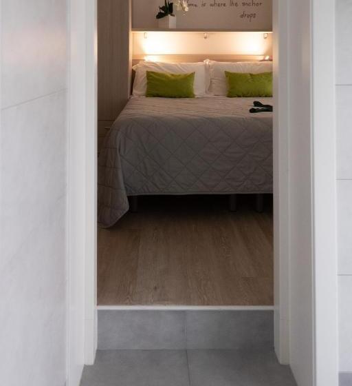 חדר דלוקס נוף לים, Anny