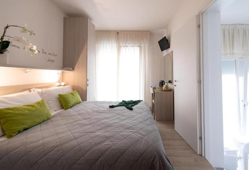 חדר דלוקס נוף לים, Anny