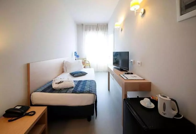 Standard Yhden Hengen Huone, B&B HOTEL Mantova Cristallo