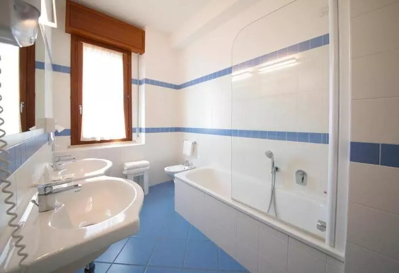 Superior-huone King-vuode, B&B HOTEL Mantova Cristallo