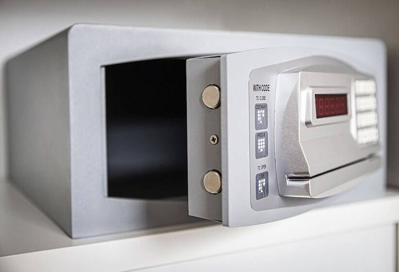 חדר סטנדרט, For You