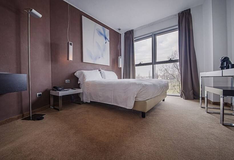 חדר דלוקס, For You