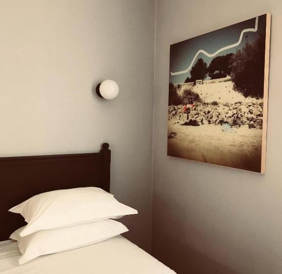 Четырехместный Номер Стандарт, Hôtel L Orque Bleue