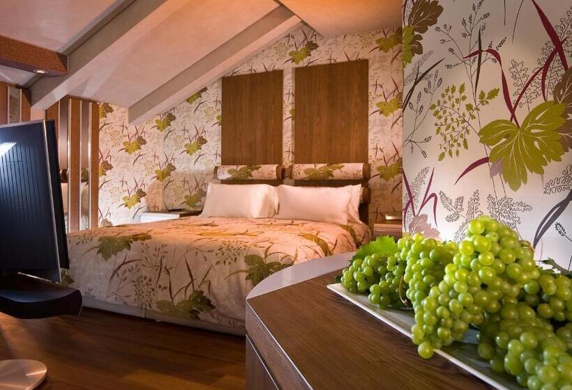 带露台的小型套房, Il Boscareto Resort & Spa