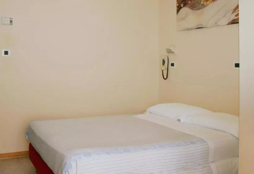 Camera Standard Letto Matrimoniale, Jolie