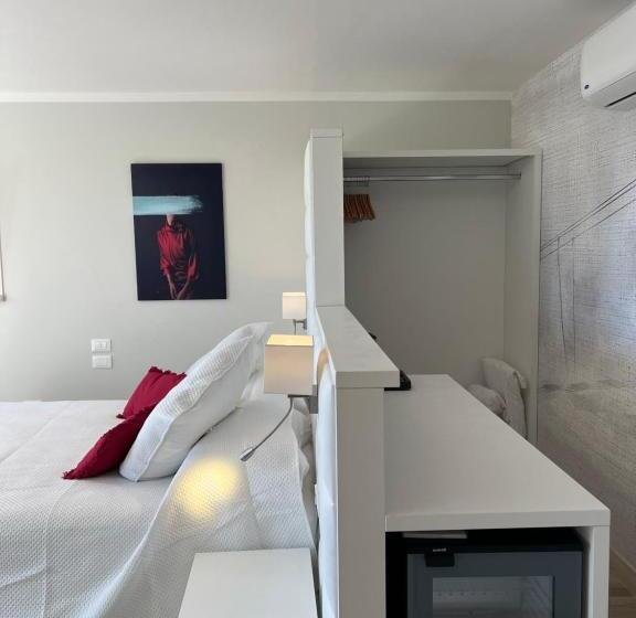 جناح جونيور مطلّ علي البحر, La Bitta