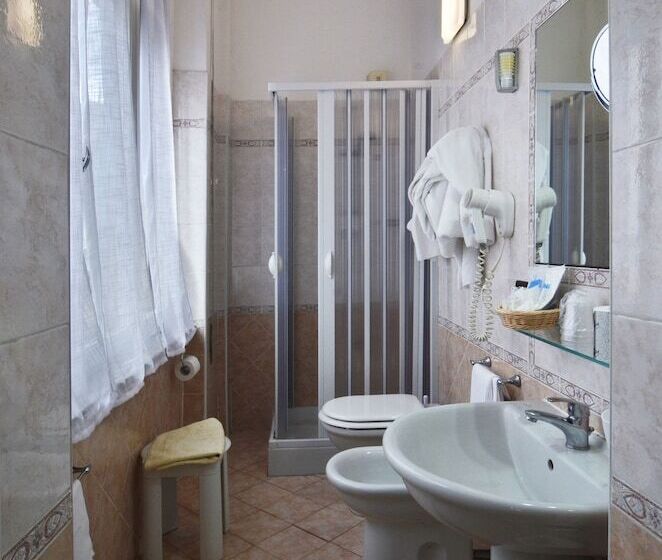 اتاق استاندارد یک نفره, La Torre