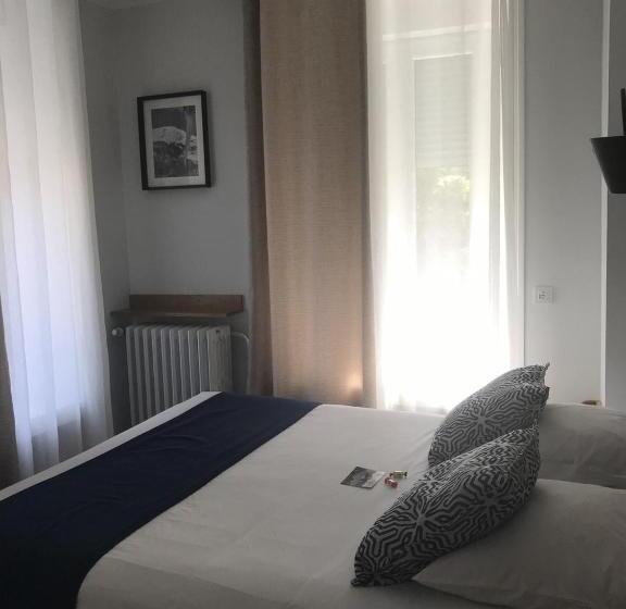 Номер Economy, Le Grand Hôtel Mont Dore