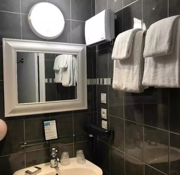 Chambre Triple Standard, Le Grand Hôtel Mont Dore