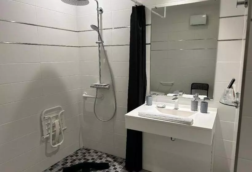 Chambre Standard Adaptée aux Personnes à Mobilité Réduite, Le Grand Hôtel Mont Dore