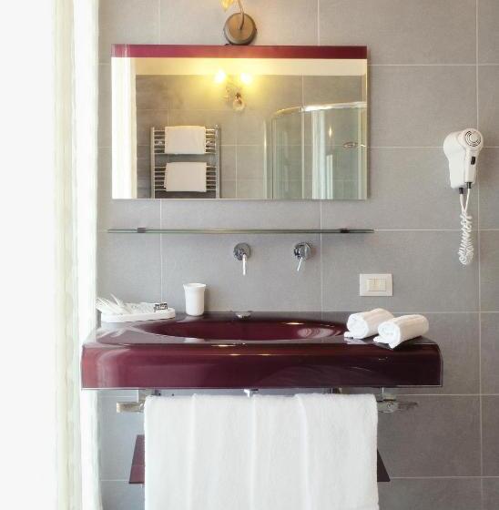 2침실 아파트 측면 바다 전망, Manila