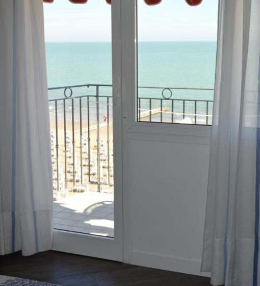 스탠다드 룸 바다 전망, Manila