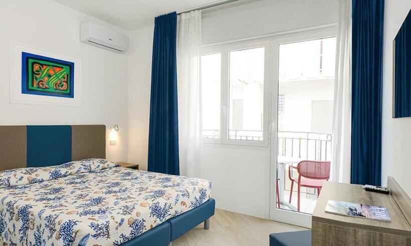 스탠다드 4인용 룸 측면 바다 전망, Manila