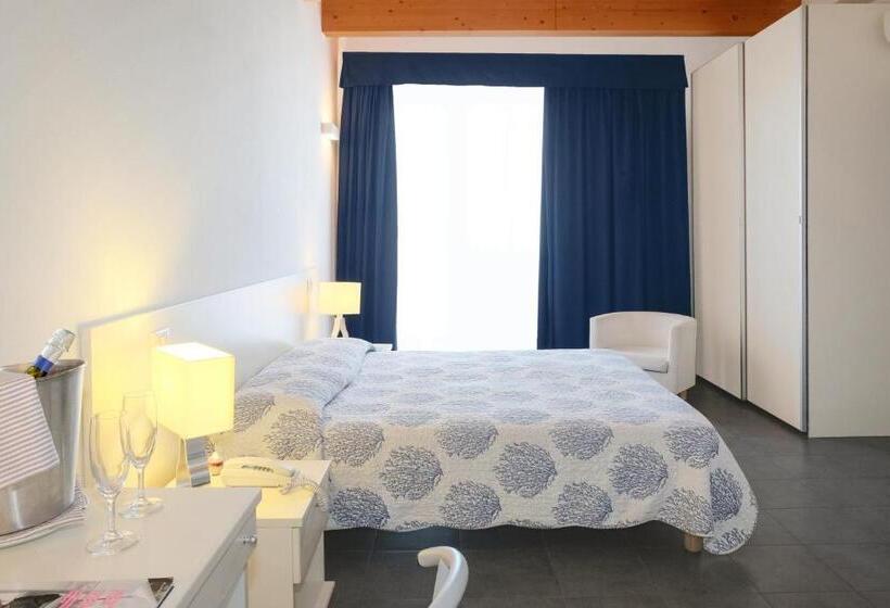 4인용 수피리어 룸, Manila