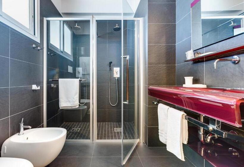 디럭스 룸, Manila