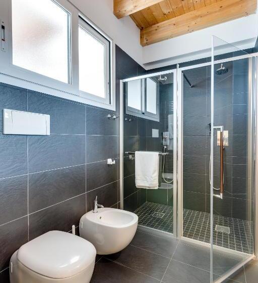 디럭스 룸, Manila