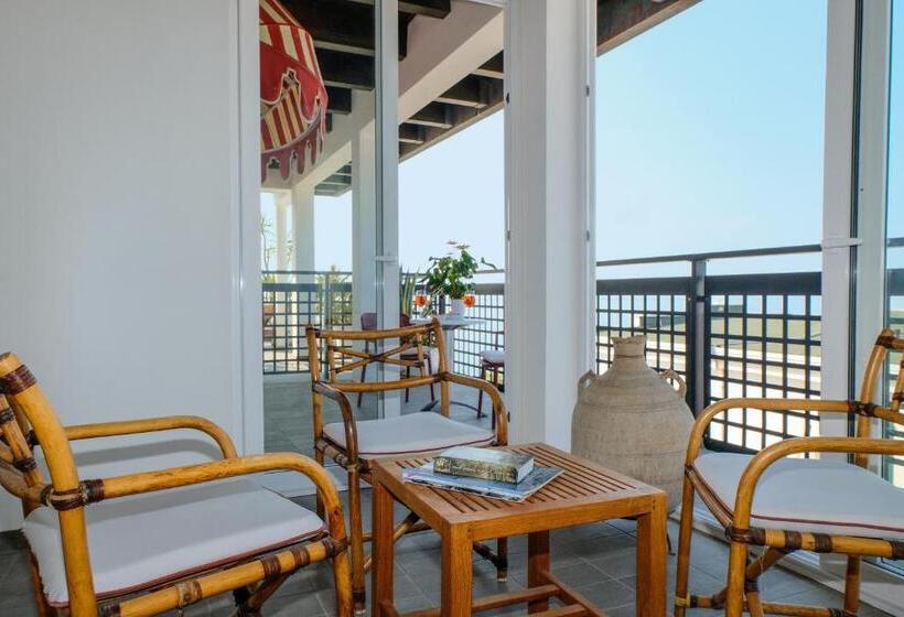 디럭스 룸, Manila