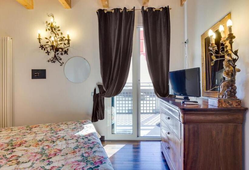 디럭스 룸, Manila