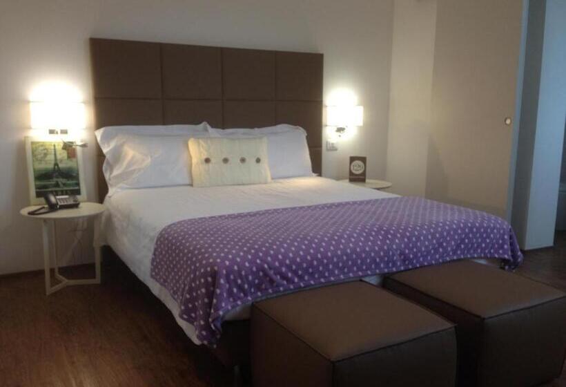 اتاق لوکس خانوادگی, Piero Della Francesca